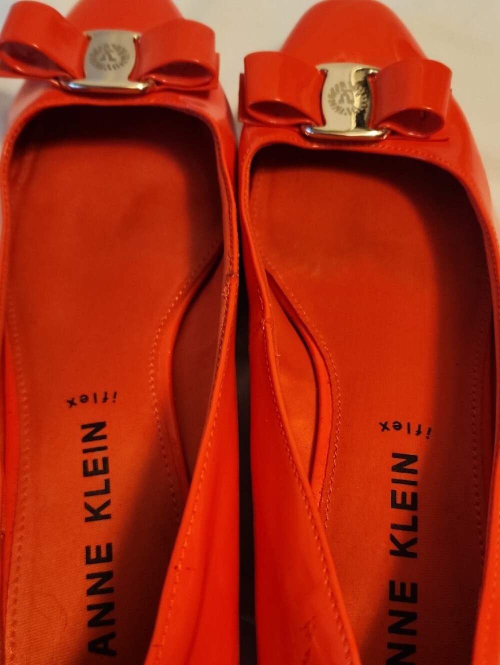 Anne Klein Size 8.5 Bright Orange Patent Leather Bow Flats - Picture 14 of 15